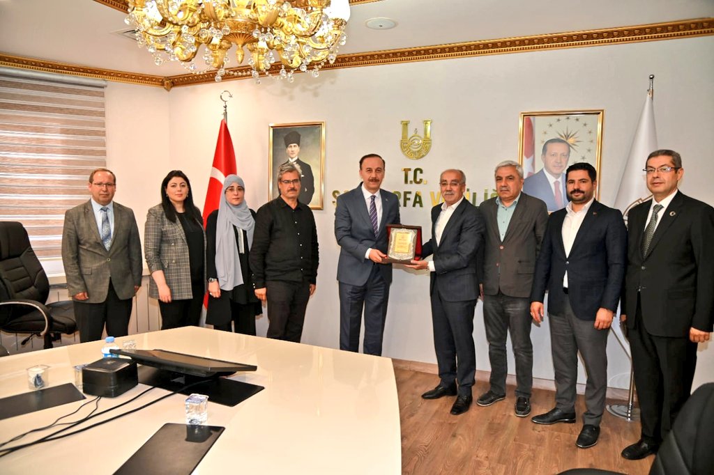Şanlıurfa Kültür Eğitim Sanat ve Araştırma Vakfı'mızın 2022 Yılı 1. Olağan Genel Kurul Toplantısını gerçekleştirdik.

Görev süremiz boyunca, birlikte güzel işler yaptığımıza inandığım ŞURKAV Yönetim Kurulumuza, verdikleri destek ve duydukları güven için şükranlarımı sunuyorum.