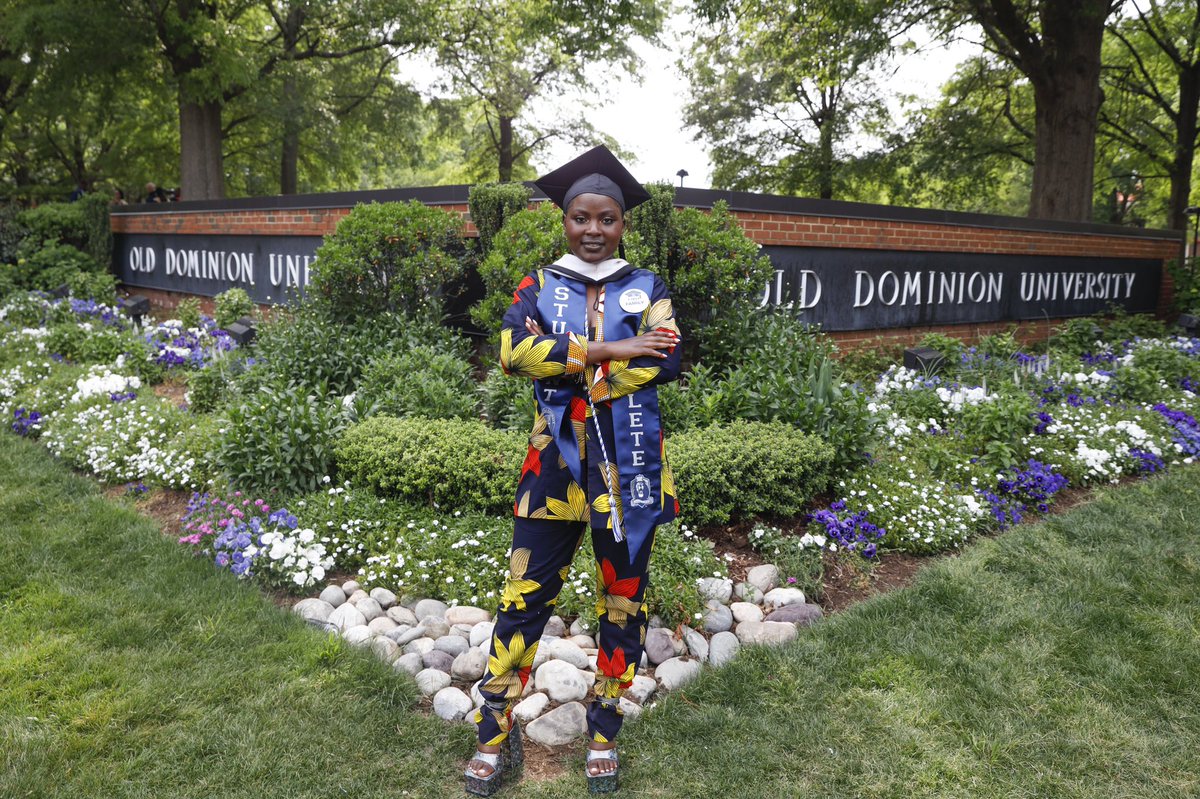 AddilaA's tweet photo. Degree secured 🎓
Masters next….

#Classof2022 #graduate #odu22 #internationalstudies https://t.co/dgsjjO8JRT