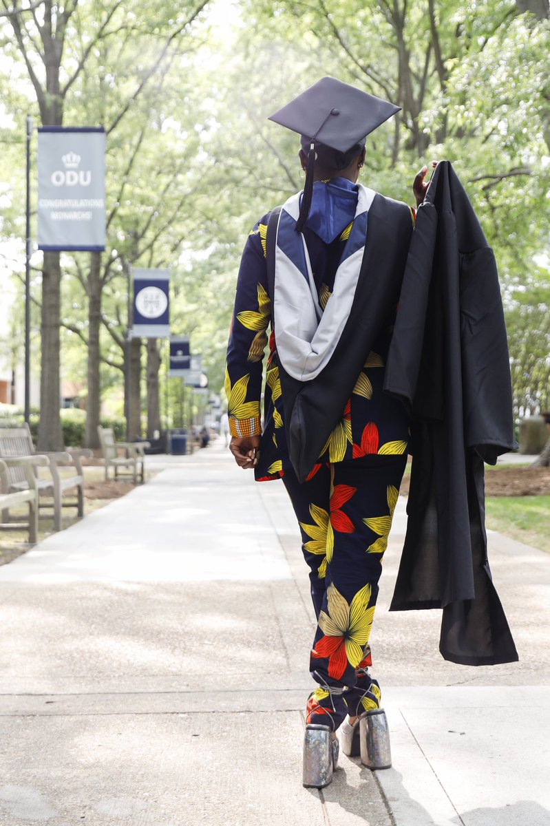 AddilaA's tweet photo. Degree secured 🎓
Masters next….

#Classof2022 #graduate #odu22 #internationalstudies https://t.co/dgsjjO8JRT