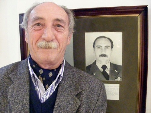 seniales's tweet photo. #Repudian la designación de #JoséBernhardt como director del #ServicioPenitenciario. En @seniales repasamos su historial: teniente coronel retirado que durante la última dictadura militar integró los cuerpos de inteligencia del Batallón 601 del Ejército. https://t.co/QLRRS3Hvww