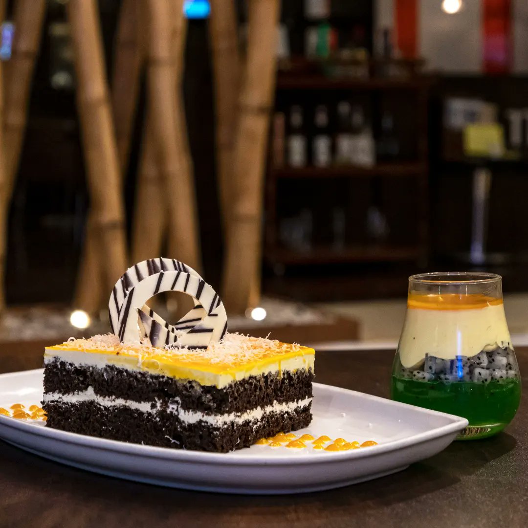 crowneplazapun's tweet photo. It's Aamlicious @crowneplazapunecitycentre 

Savour delectable spread of Mango Mastani, Mango Phirni, Mango Cheesecake and so much more this Mango Fest from 15th May - 25th May!! 

Visit Crowne Plaza Pune City Centre today! 
.
.
#mangofest #mangostsav #mangolicious #foodie https://t.co/i6dfaAThYE
