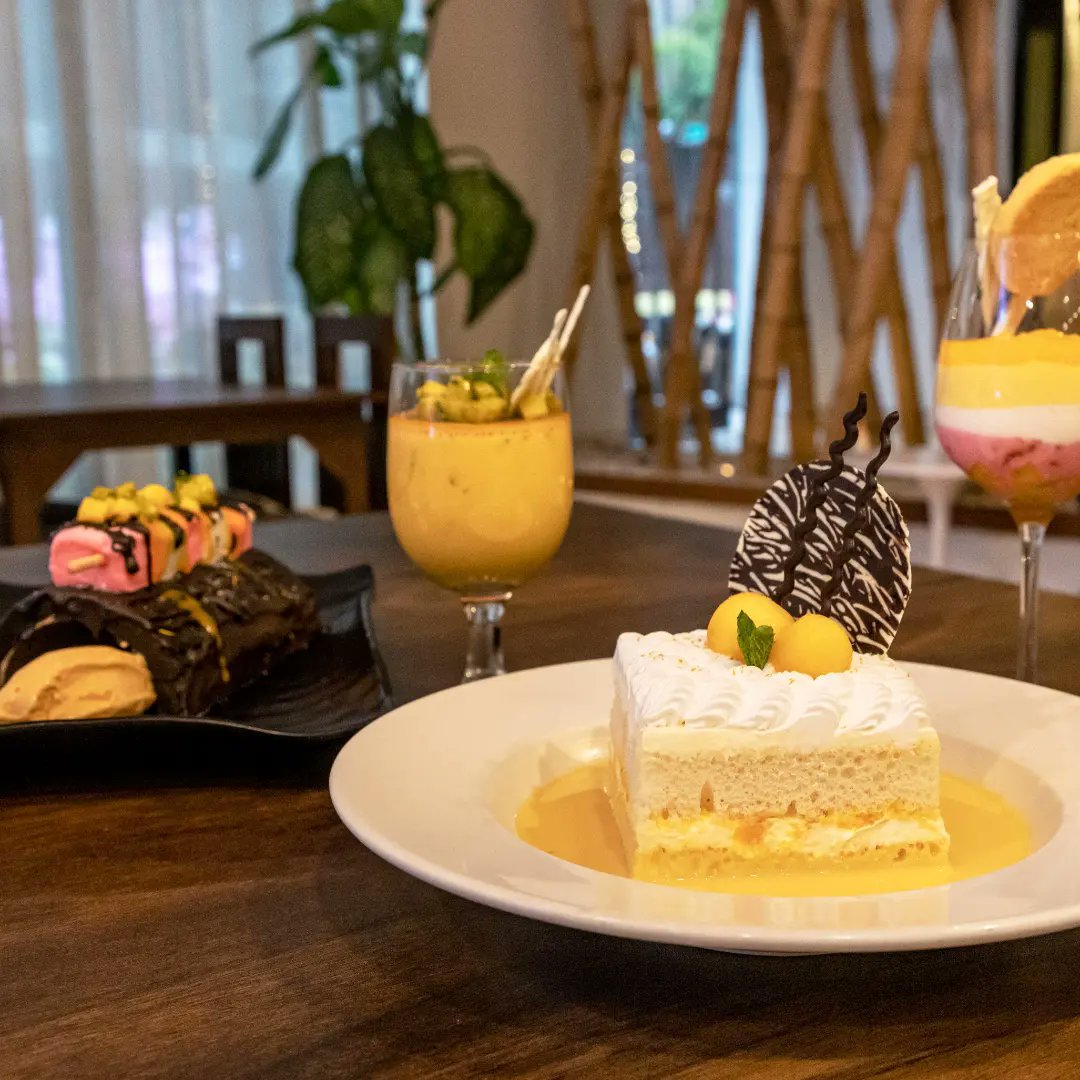 crowneplazapun's tweet photo. It's Aamlicious @crowneplazapunecitycentre 

Savour delectable spread of Mango Mastani, Mango Phirni, Mango Cheesecake and so much more this Mango Fest from 15th May - 25th May!! 

Visit Crowne Plaza Pune City Centre today! 
.
.
#mangofest #mangostsav #mangolicious #foodie https://t.co/i6dfaAThYE