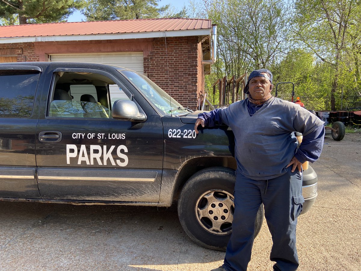 STLCityGov's tweet photo. St. Louis has 108 beautiful parks covering nearly 3,000 acres across our city, and Parks, Recreation, and Forestry staff work hard to care for them! 

Join our Parks team at https://t.co/sG450Ppz3u 🌳☀️ https://t.co/NJ4MQGZNX6