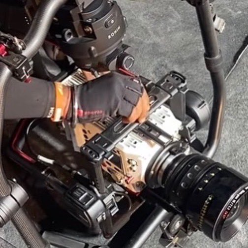 HaiderKhanMe's tweet photo. 2022 is amazing , started my year with all my fav camera”s 🎥….Shot on all the beasts ….  #sonyvenice #phantomflex #redmonstro #redhellium #alexacam #arrialexaxst #haiderkhanfilms https://t.co/2xgs8BFRUb