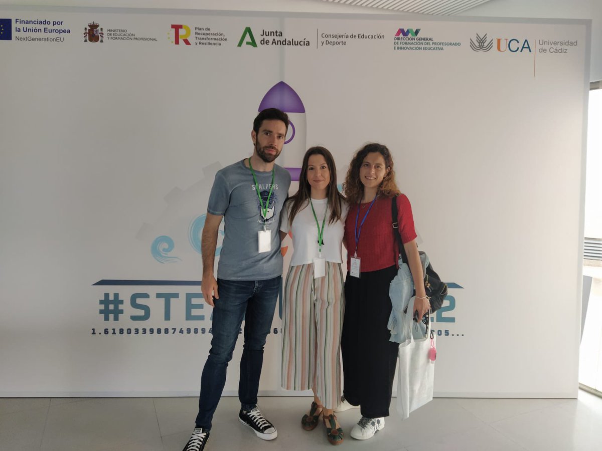 StaMGuadalupe's tweet photo. Continuamos con la formación del profesorado. Durante las jornadas de viernes y sábado, nos acercamos más al espacio y la robótica #STEAMlaunch2022, en la Escuela Superior de Ingeniería de Puerto Real, Cádiz.
@EducaAndInnova https://t.co/NUbCIGtspc