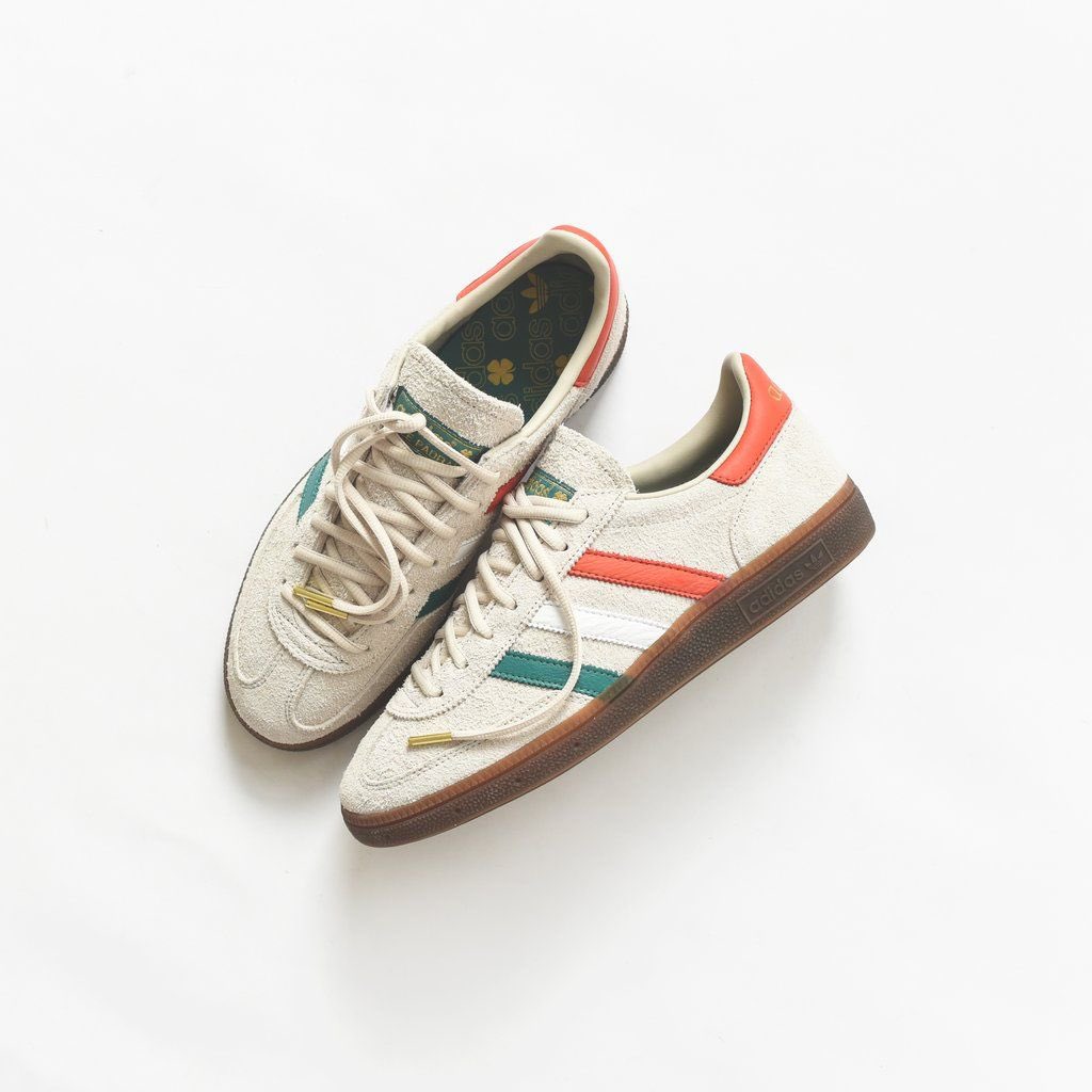 Sneakerspacegh's tweet photo. ADIDAS ORIGINALS HANDBALL SPEZIAL ST. PATRICK'S DAY "CLEAR BROWN"

New drop! 

Limited pairs &amp; sizes available in stock! 😍😍😍 

Kindly RT our clients may be on you TL https://t.co/ke5XOUV2AU
