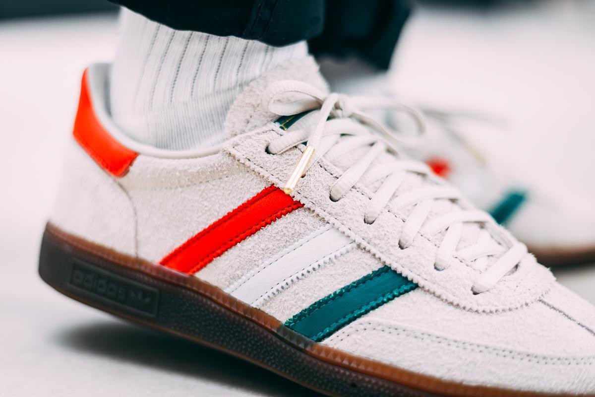 Sneakerspacegh's tweet photo. ADIDAS ORIGINALS HANDBALL SPEZIAL ST. PATRICK'S DAY "CLEAR BROWN"

New drop! 

Limited pairs &amp; sizes available in stock! 😍😍😍 

Kindly RT our clients may be on you TL https://t.co/ke5XOUV2AU