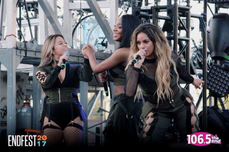 5hthrowbackss's tweet photo. may 14th, 2017 — Fifth Harmony on stage at #EndFest festival in Sacramento, CA https://t.co/VxTIZu5wvM
