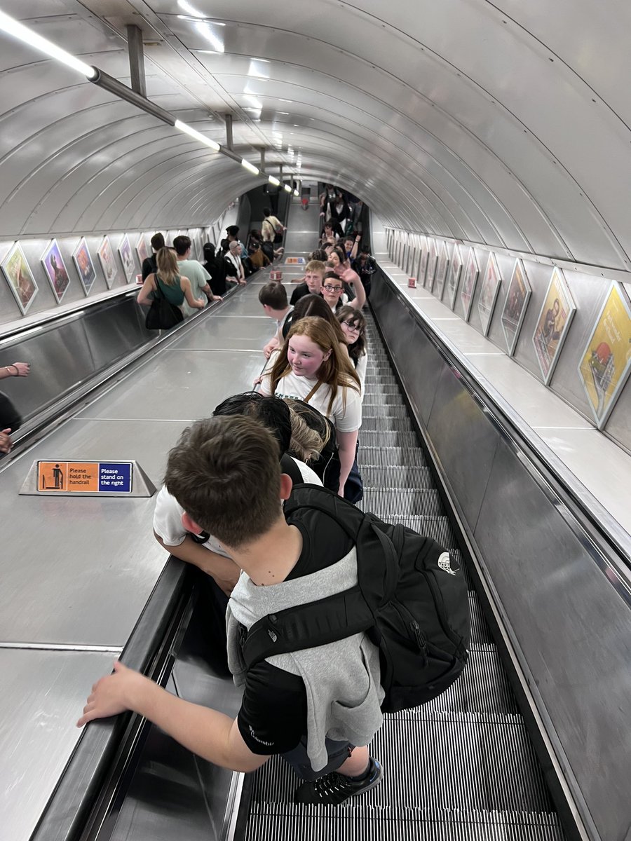 CNCHS_Science's tweet photo. Homeward bound. Due back 17:14. #cnchslondon #London #shattered #haveweonlybeengone34hours https://t.co/hBBQWwckSM