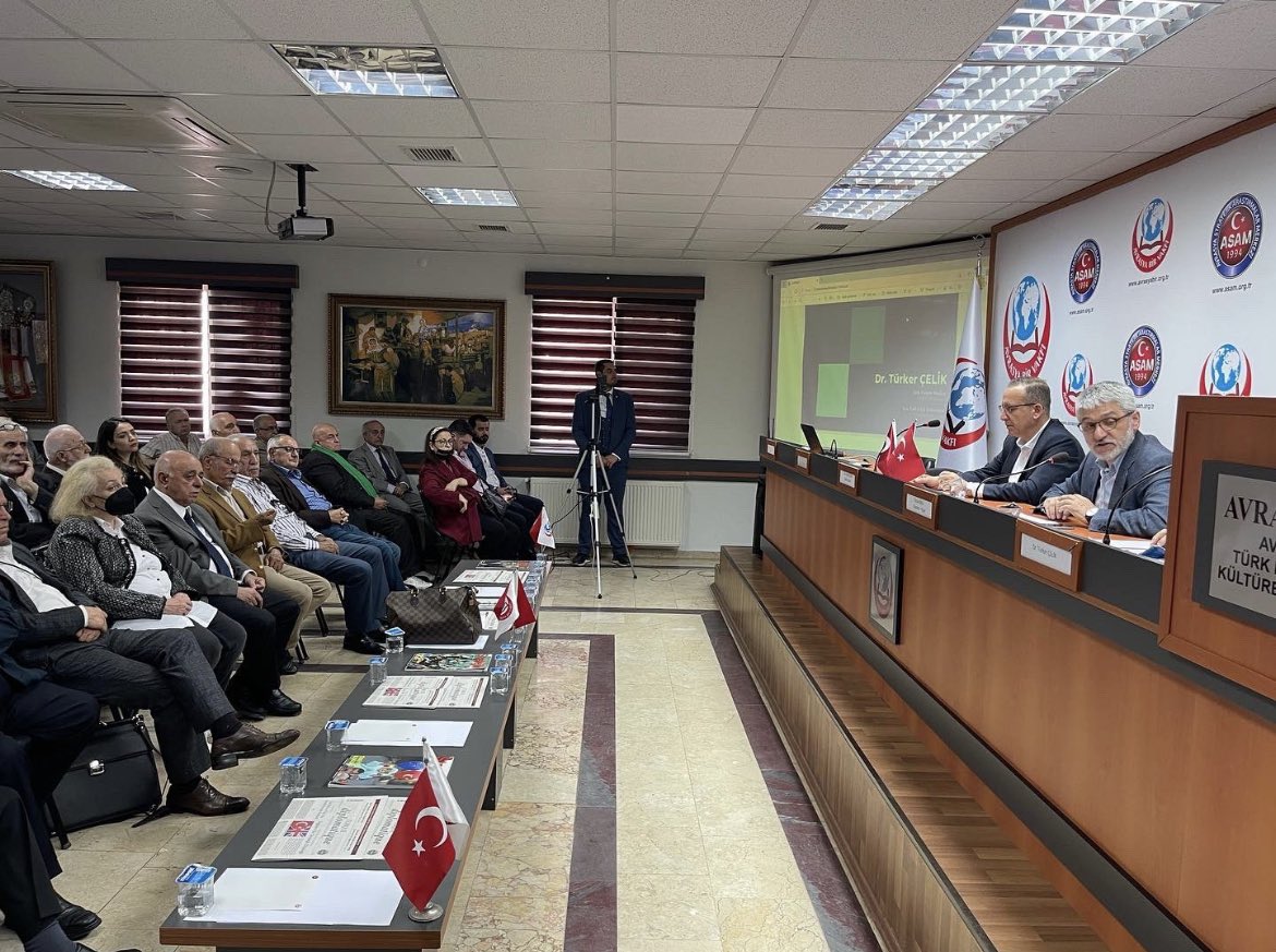 asamresmi's tweet photo. Cumartesi Konferansları artık Avrasya Bir Vakfı Merkezinde yüz yüze gerçekleşiyor. Vakıf merkezinde gerçekleşen konferansın bu haftaki konuğu Dr.Eray Güçlüer ve Dr.Türker Çelik’ti. @sgulbahar @M_Serdar_Celebi @DrErayGUCLUER @avrasyabirvakfi https://t.co/POcjNcKqOn