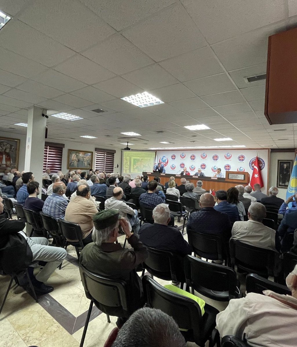 asamresmi's tweet photo. Cumartesi Konferansları artık Avrasya Bir Vakfı Merkezinde yüz yüze gerçekleşiyor. Vakıf merkezinde gerçekleşen konferansın bu haftaki konuğu Dr.Eray Güçlüer ve Dr.Türker Çelik’ti. @sgulbahar @M_Serdar_Celebi @DrErayGUCLUER @avrasyabirvakfi https://t.co/POcjNcKqOn