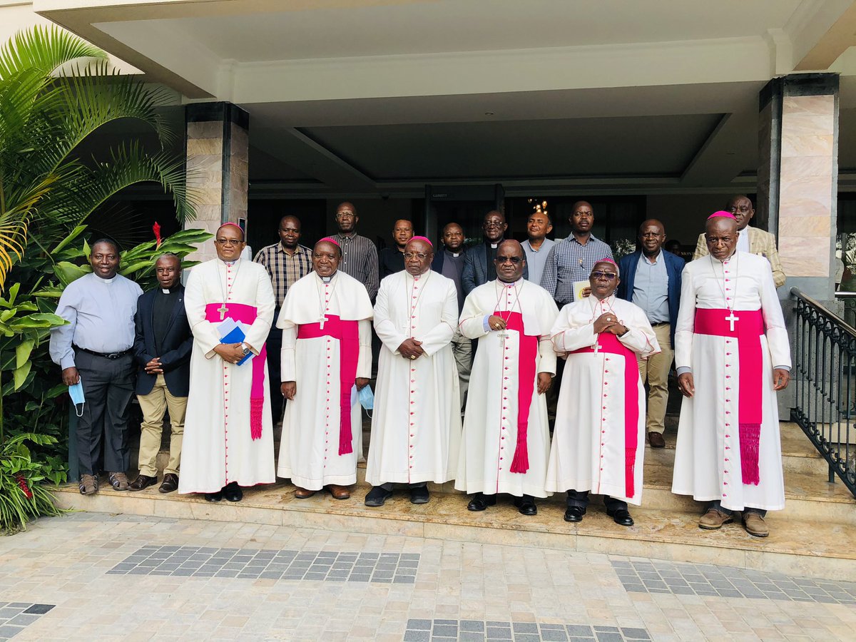 BusomokeJesse's tweet photo. #Goma: fin de la conférence de presse des évêques de la province ecclésiastique de bukavu sur la venue du pape à Goma. Tout est clair, Attendons le pape. @TataCardinal @michaelkalamo @PatrickMuyaya @glody25 @innobuchu @akilimalisaleh @StanysBujakera https://t.co/aSwUwD6LUa