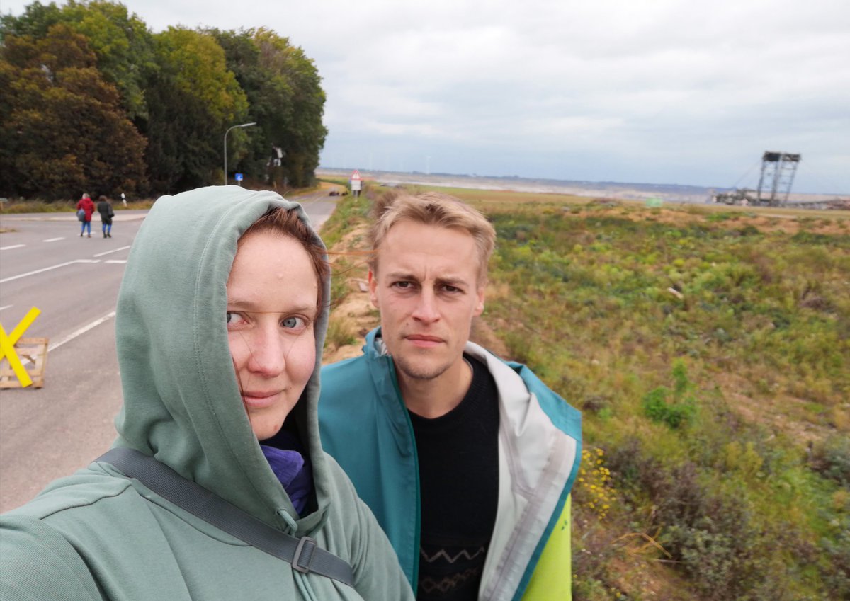 KathrinAnna's tweet photo. #NRW steht vor der Entscheidung: Mit Kohlebaggern in die Klimakatastrophe oder mit Erneuerbaren Zukunft retten.
Wünsche Klimaaktivist @noack_philipp für morgen den Einzug in den Landtag. Wir brauchen dich da! Für den rechtssicheren Erhalt der Dörfer & ein Ende der Braunkohle. https://t.co/XfEdEgFx64
