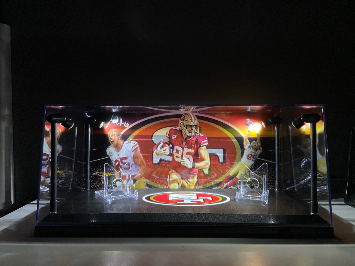 BReese01376963's tweet photo. Custom Kittle 🏈 🔥 
#49ers https://t.co/W2ldh6OpEr