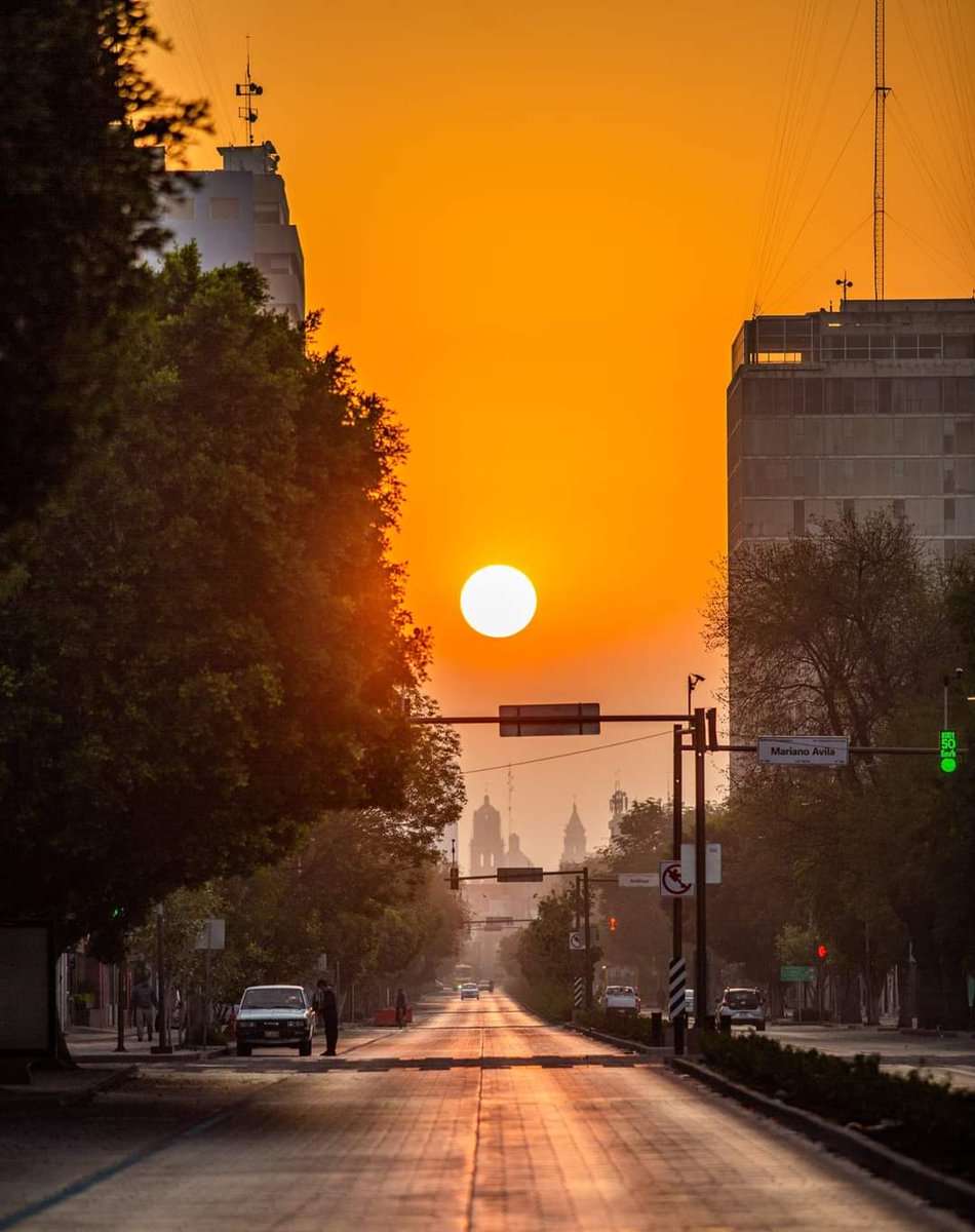 PROYEKTATURISMO's tweet photo. #FelizSabado desde #SanLuisPotosí te esperamos de #FinDeSemana date una vuelta en #Familia a #SLP #SiSalesCuidate 
#UsaCubrebocas 😷
Majestuoso #SLP #DondeLasLeyendasCobranVida👻
Foto: Ricardo Irak https://t.co/g9qP15BoCO