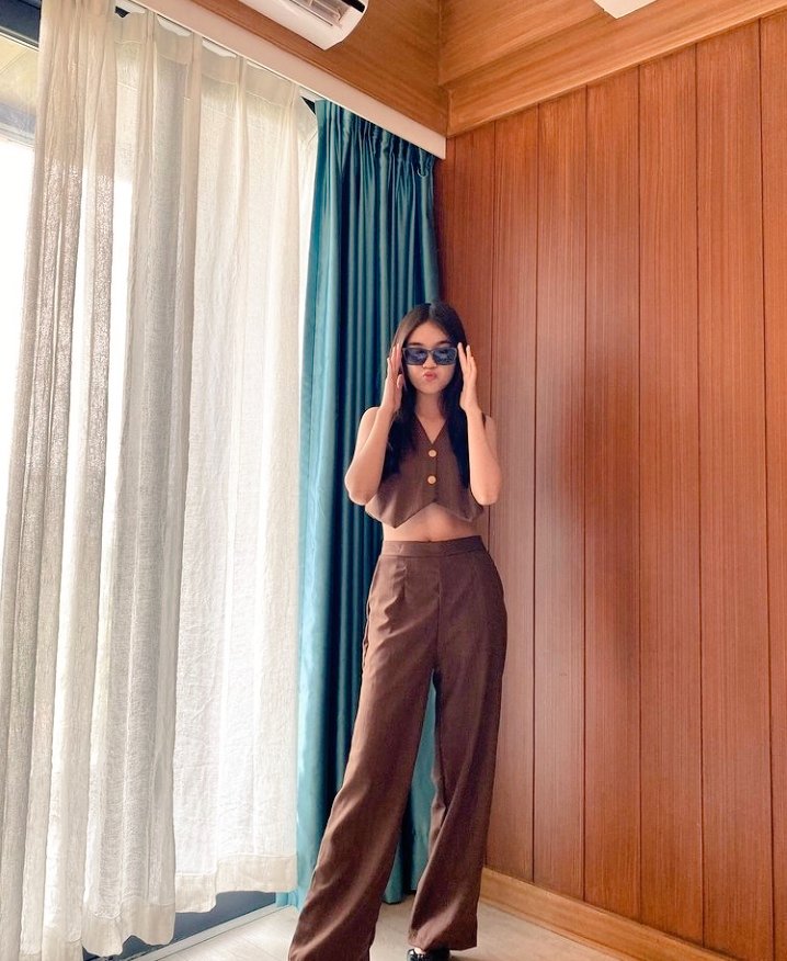 panmiIy's tweet photo. brown supremacy 🍂 @nicolekrystn https://t.co/GWGz5Dl88l