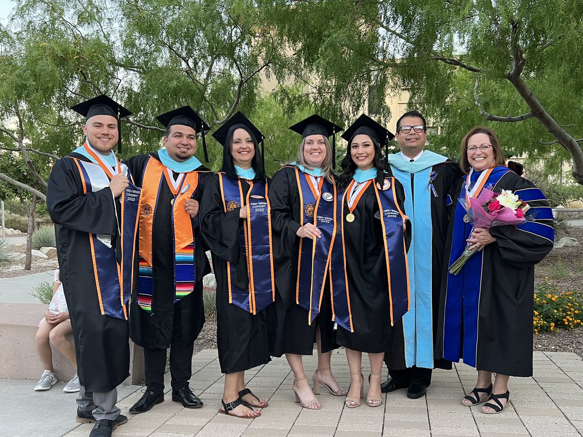 MRomero_EPISD's tweet photo. #TeamTierra’s very own @BaranyaySarah earns her master’s degree this weekend! She’s a force to be reckoned with—there’s NOTHING she can’t do! Congrats to this amazing educator and human being!#PicksUp⛏#ClassOf2022🎓#HeartAndSol❤️&☀️ https://t.co/udrXxcK5rr
