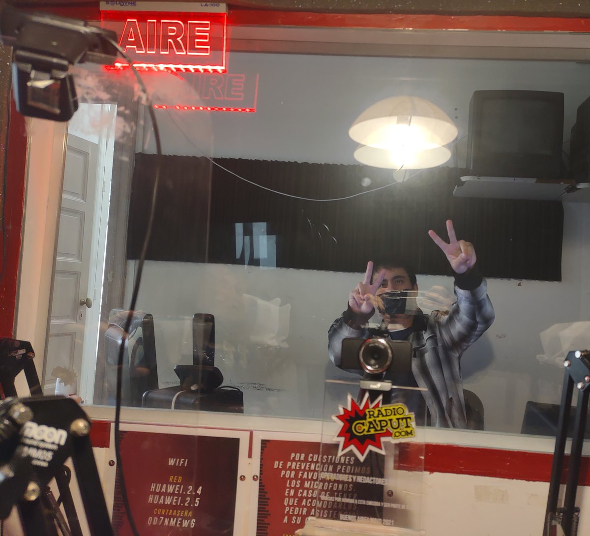 #BuenSabado

🎸 Volvió #FilosofiaRock a llenar de #Magia de #Rock a <a href="/caputradio/">Radio Caput</a> 💥 

🎉 Cuarta Temporada al #Aire con nuevas secciones, más entrevistas y todo que querés escuchar, desde nuestras raíces. 

Mirá ‼️👇
facebook.com/RadioCaput/vid…