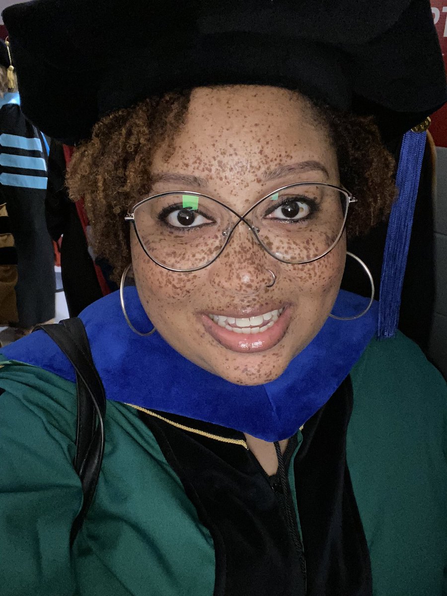 TheDrIsN1's tweet photo. FINALLY! After two years I wore my regalia purchased 2 weeks b4 quarantine! 1st faculty procession and delivered the faculty remarks at our MSW pinning. It has been a great commencement weekend and I’m grateful @BlackWomenPhDs #AcademicChatter #blackinhighered #wps https://t.co/F5l2kUafKO