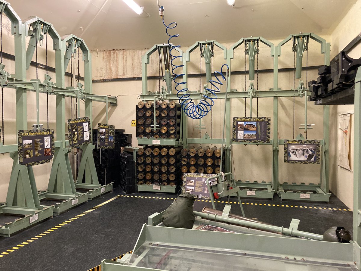 HugoZH's tweet photo. #bunkersafari #batteri_landsort #ERSTA https://t.co/jva9HXm33w