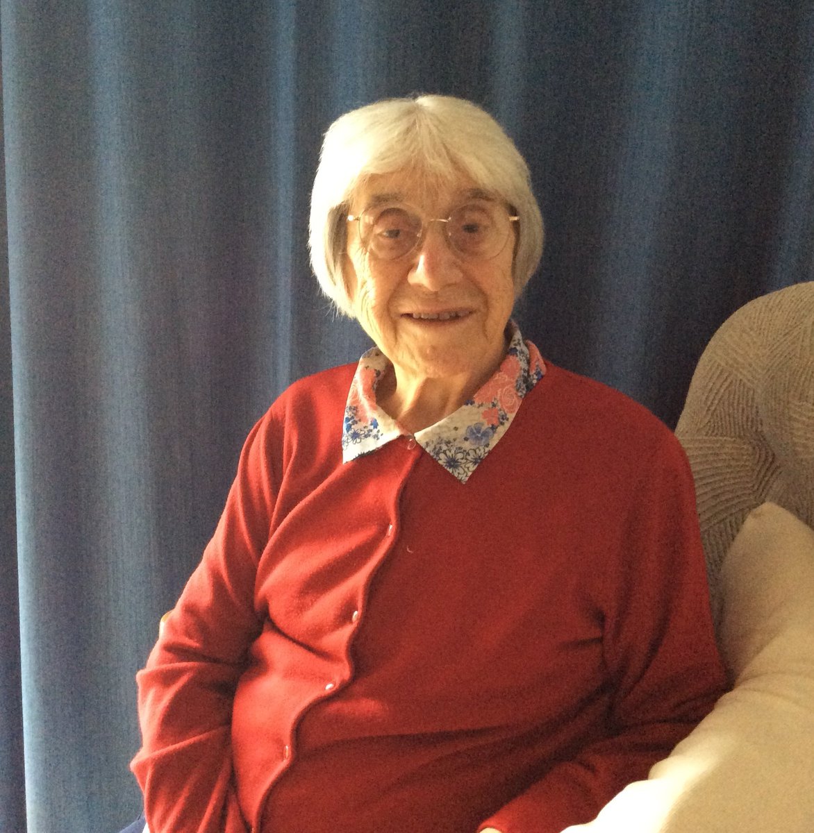 On Tuesday 17 May, Haverhill hero Joan Key will bear the Festival of Suffolk Torch for the Queen's Platinum Jubilee. She will be taking this route: loom.ly/erxgMMs 
Come and show your support at Haverhill Arts Centre at 6:30pm. We'll see you there!