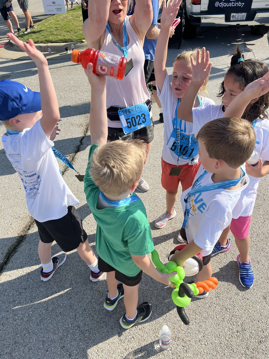 MarkFlores8's tweet photo. Proud to run a 5K at the 2022 #Run4Elise 5K and 1 Mile Fun Run with my daughter and Team @rockenbaughES #SwimForElise #RunForElise https://t.co/VmWPIU2lbH