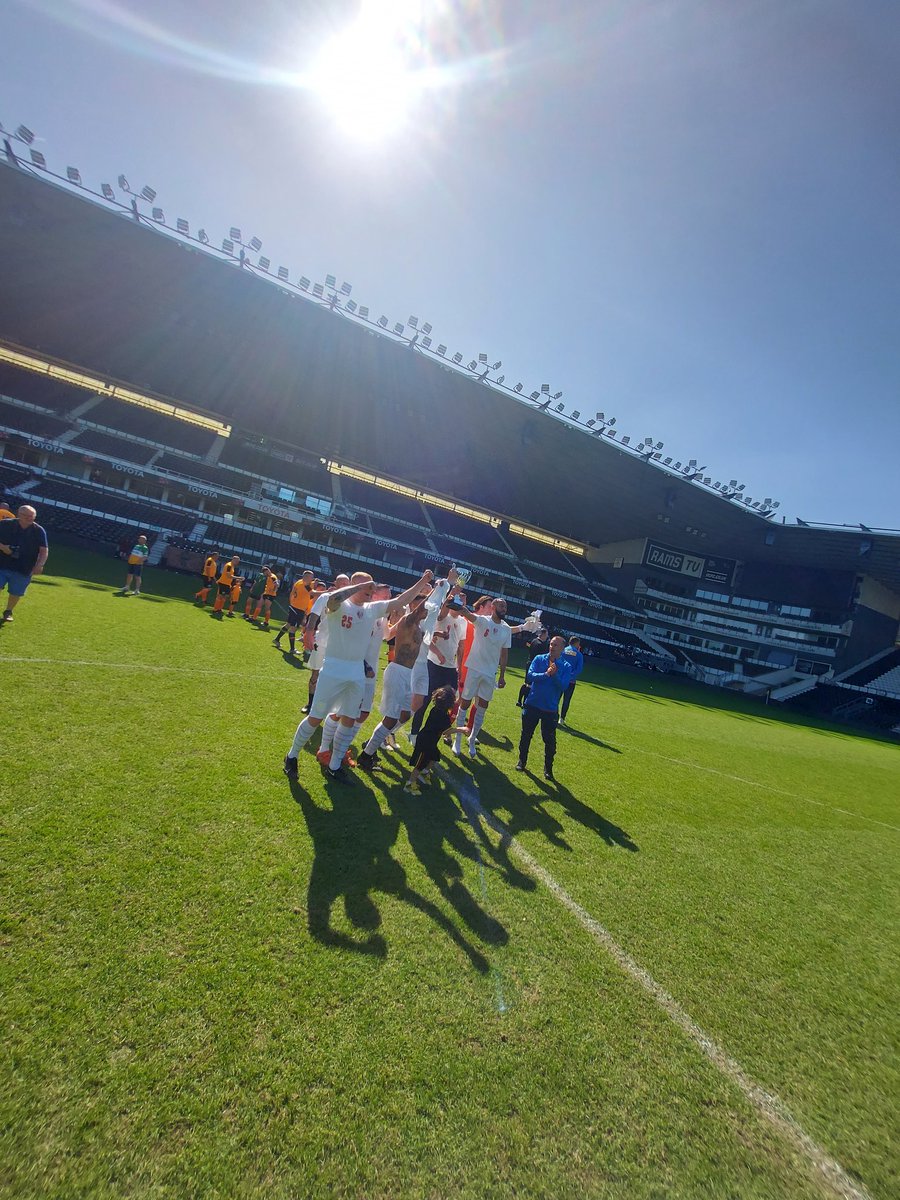 worldwide.awaydays tweet media