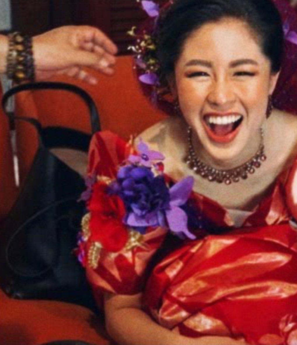 ShineSwiftieK's tweet photo. flores de mayo cutie 

#KissesDelavin https://t.co/Mzf9uR86GG
