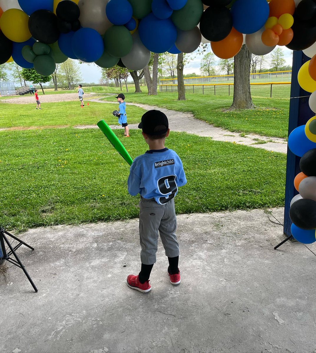 bradie_cox's tweet photo. Baseball season, whole fam ran the bases today ⚾️ https://t.co/8LoPoDDKGy