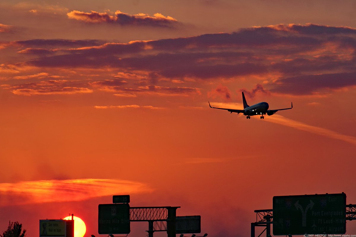 maxhocom's tweet photo. #FLL 2007
#avgeek #spotting #KFLL #SouthwestAirlines #FortLauderdale #sunset #авиация #споттинг #Canon https://t.co/85O5pyzwZ5