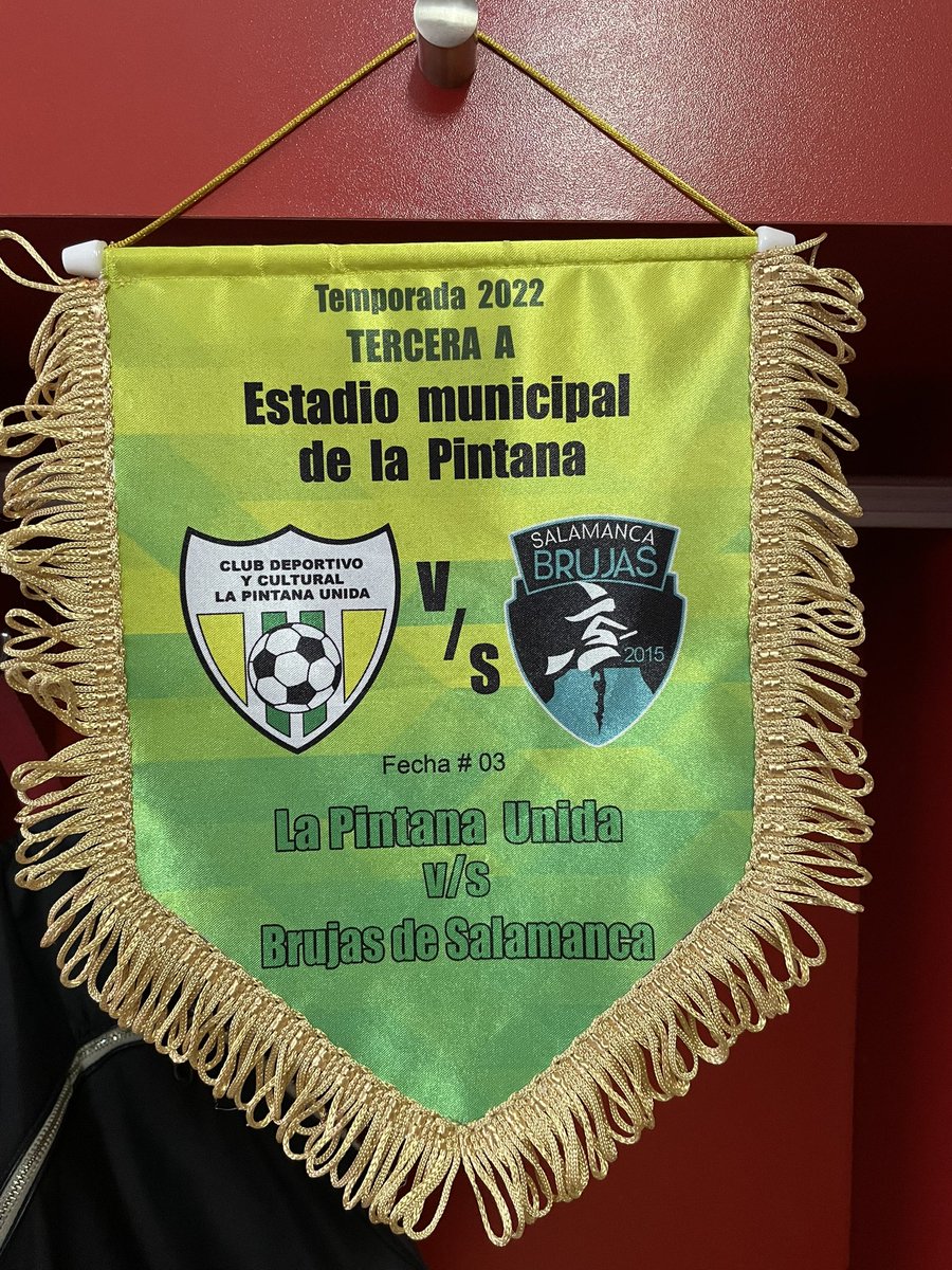 PintanaUnida's tweet photo. En la jornada de ayer, realizamos un presente a nuestros amigos de @brujas_oficial en la cual sella nuestro valor de compañerismo y respeto. 

Tremendo partido el de ayer. 

#SomosLaPintanaUnida https://t.co/LdKNhGqzxD