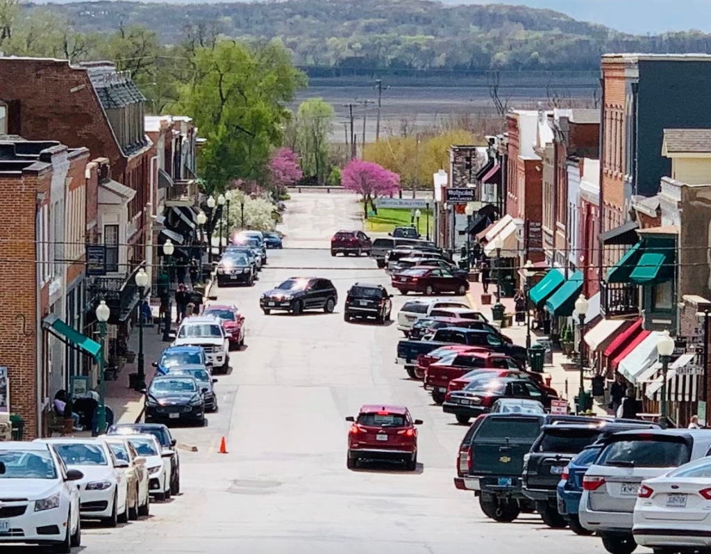 TinKitchenBBQ's tweet photo. So many great activities are happening in Weston this weekend—among them, the Polish Pottery Festival and WineFest! Come see us for some delicious BBQ amidst all the springtime fun. 
⁠
#tinkitchenbbq #kcbbq #visitwestonmo  #seeyouinweston #downtownweston #westonmissouri https://t.co/hsFInEpBdu