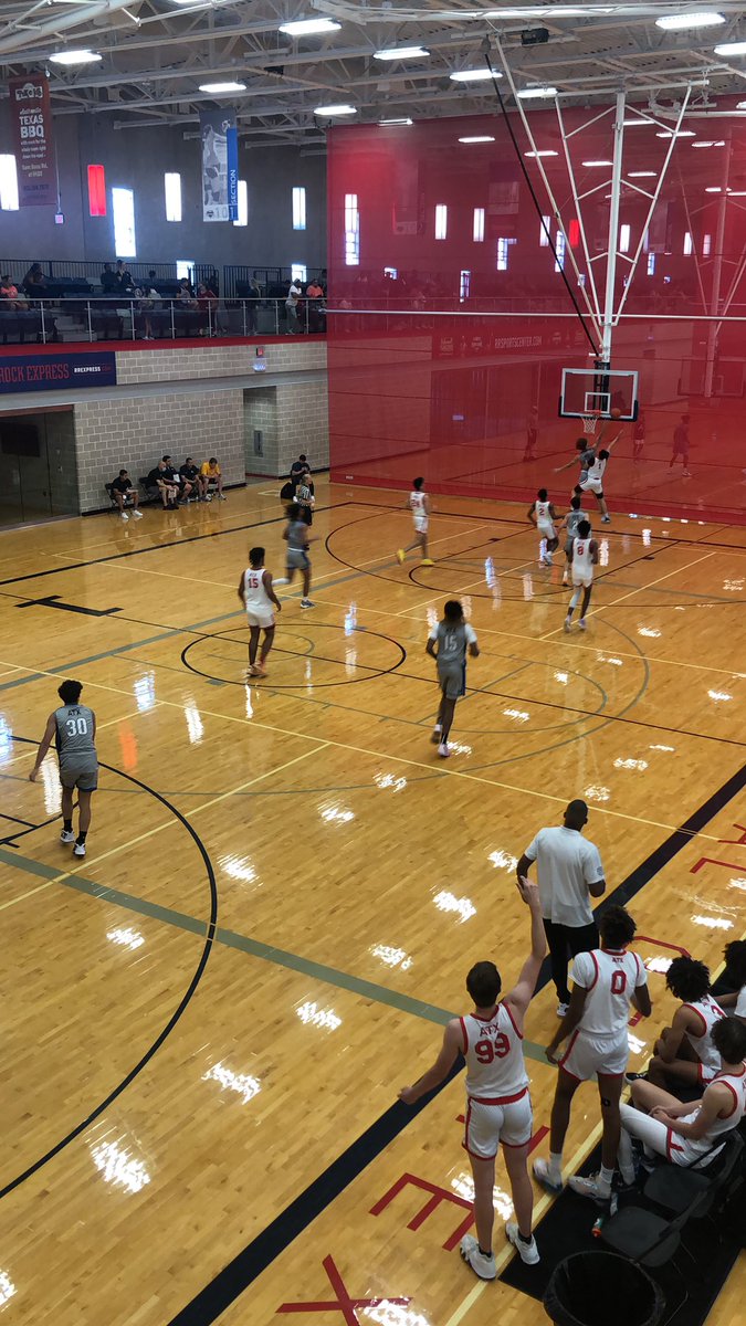 AlamoCityHoops1's tweet photo. We appreciate college coaches showing up to catch the basketball action
#Centexhoopsfest #ACH https://t.co/zw4UlLZJhf