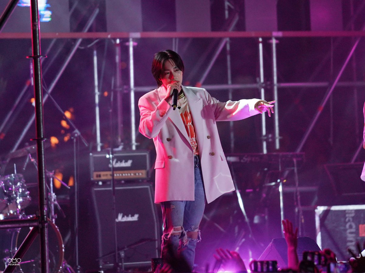 jinu_us's tweet photo. 20220513 성균관대축제 
봄밤에 오늘도 어여뻤던 진우.

#위너 #WINNER #김진우 #JINU https://t.co/92ewQ2kzqG