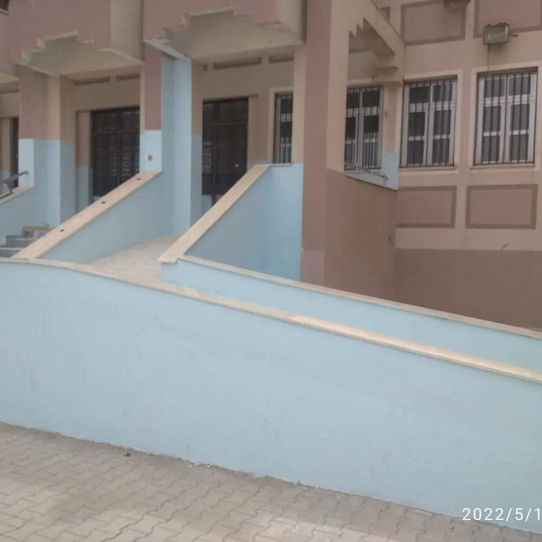 Okulumuza özel gereksinimli bireylerin kullanımı için yapılan rampa tamamlandı.Rampanın yapımında okulumuza her türlü desteği veren İlçe Milli Eğitim Müdürümüz Sayın Sinan ATEŞ'e ve İlçe Mem'e teşekkür ederiz <a href="/Hilvan_MEM/">Hilvan İlçe Milli Eğitim Müdürlüğü</a> @SinanATES_63