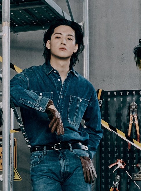 on_off_def's tweet photo. construction worker by day, fisherman by night https://t.co/F88nAHawYJ
