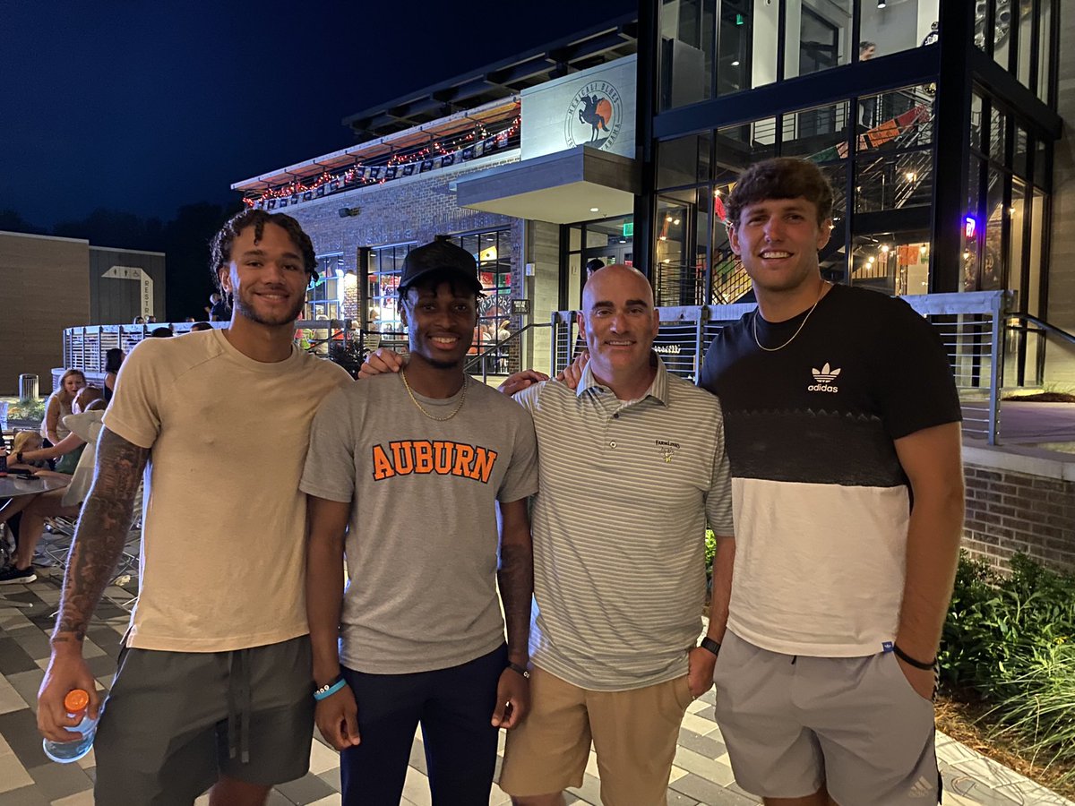 Great to see these former @HuskyFast guys last night! @varjohnson1 @dazalin4 @Paul_Tyson17 Proud of these guys and excited about this fall @AuburnFootball @ASUFootball