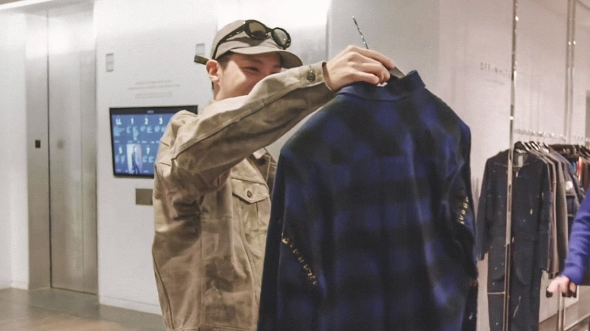 jhopesarchive's tweet photo. shopping date with hoseok https://t.co/OwV3VYKGok