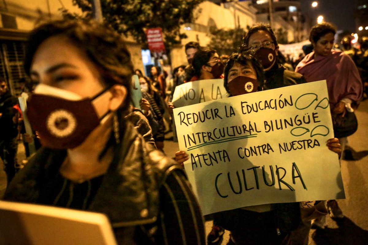 chirapaqoficial's tweet photo. 🚨📚#CHIRAPAQ se suma a los más de 40 colectivos que en Cusco, Junín, Lima y regiones del #Perú rechazan leyes que atentan contra #EducacionDeCalidad
Infórmate aquí 🔎https://t.co/LxF53yzTvW
#MarchaPorLaEducacion #NoAlPL904 #ConLaESINoTeMetas #SomosIndígenas
📸John Reyes Mejía. https://t.co/3cQiNrfPQL