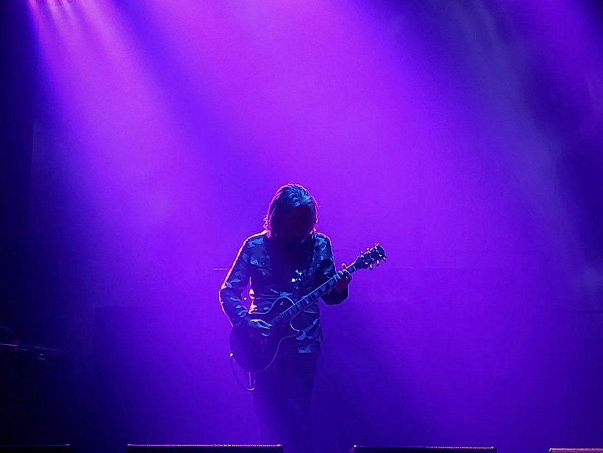 I get why Tool doesn't want you to record the show. It would be like walking into Narnia through a cupboard and then telling your friends about it. No one is gonna buy it until you push them through the cupboard. Shitty shaky recordings with distorted sound aren't fair to Narnia.