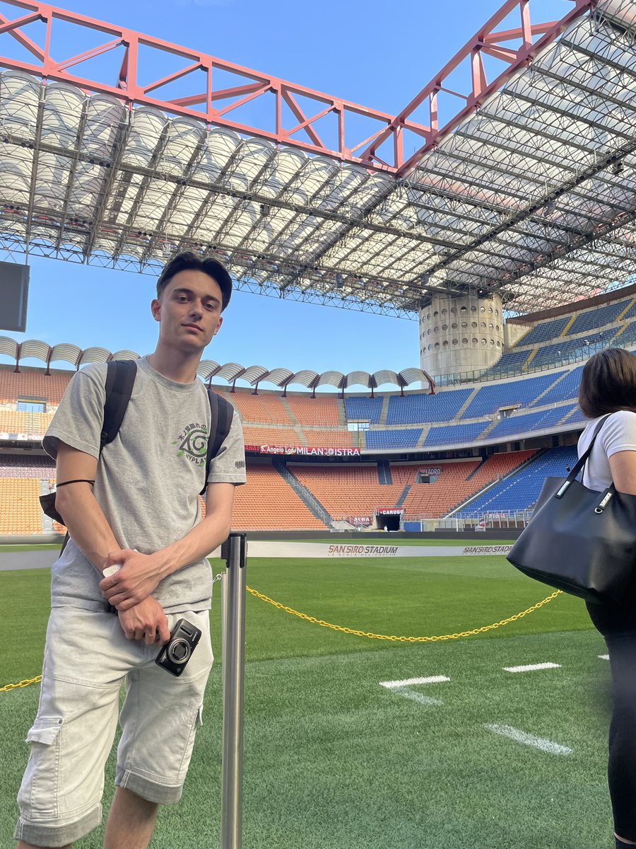 milannnoooo's tweet photo. dreams really do come true https://t.co/mXOXDcQOyq