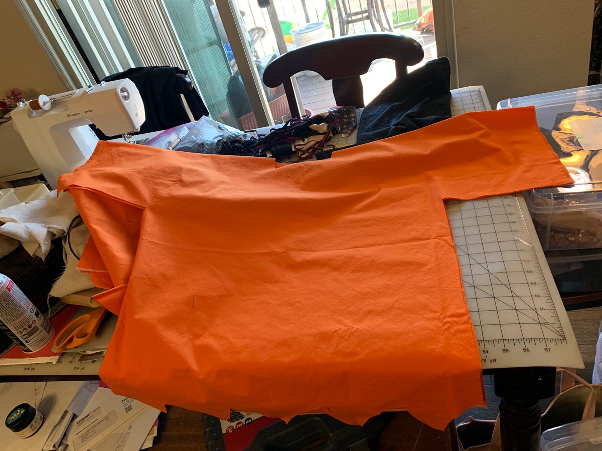 ELyvvy's tweet photo. Work day—sewing tunics &amp; doing alterations! https://t.co/c6tMLLhN3B