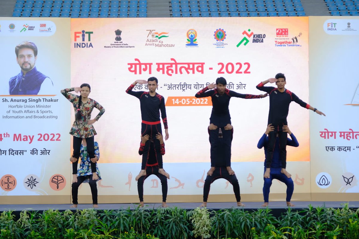 Union Sports Minister <a href="/ianuragthakur/">Anurag Thakur</a> leads #YogMahotsav celebrated simultaneously in New Delhi &amp; Dharamshala

Read More: ddnews.gov.in/sports/sports-…
