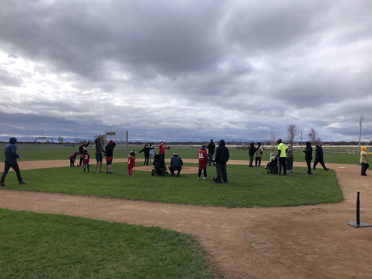 RRVBaseball's tweet photo. Challenger Baseball is back at Optimist Park and RRVB is proud take part with these incredible families!! Weather will not deter them!! @MB_Challenger @BaseballMB @SJAMBABaseball https://t.co/LHk8vo4y7D