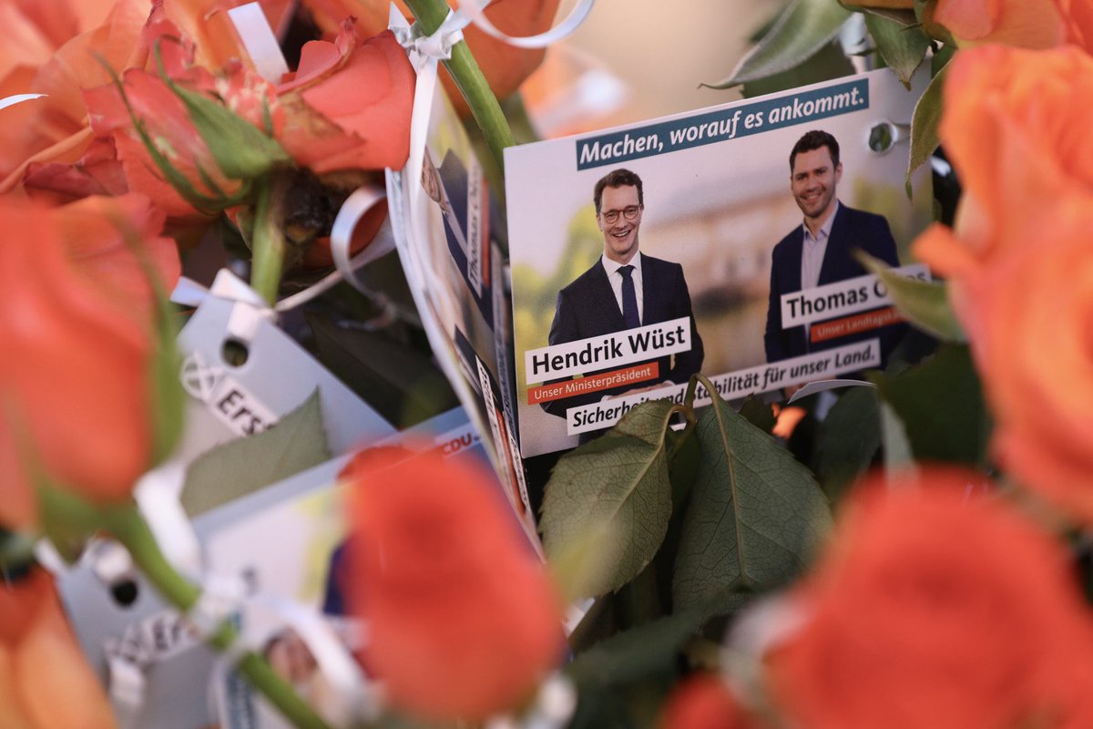 MarioCzaja's tweet photo. Gute Stimmung in NRW bei meinen Besuchen in Frechen, Köln und Alfter heute. @HendrikWuest ist ein guter Ministerpräsident, der das Land weiter voranbringen wird! Morgen beide Stimmen für die @CDUNRW_de! #machen https://t.co/owfk8RtDjP