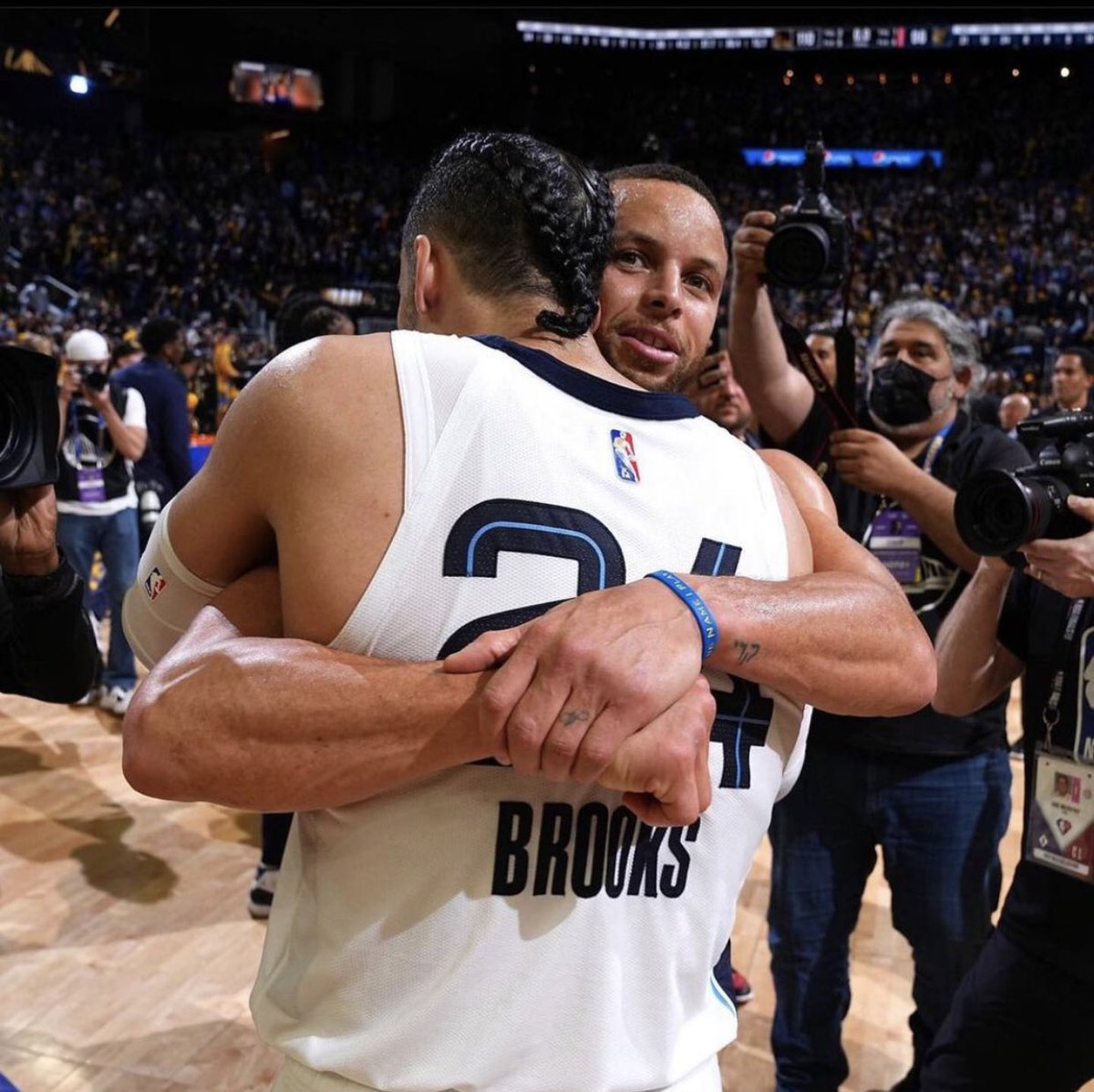GaravelliWill's tweet photo. @Amaralex510 @Asensii20 @JaMorant Good game https://t.co/3ASIMXMfOe