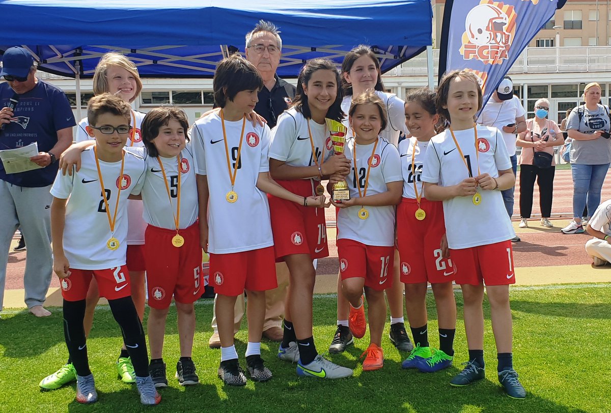 FCFAtwi's tweet photo. 🏆 Lliga Catalana Sub-11 #FutbolFlag #LCFFS11 

🔝 Els @asblynxflag, CAMPIONS!! Enhorabona!!!

CLASSIFICACIÓ FINAL
👇
🥇 @asblynxflag
🥈 @AcademyDracs Plata
🥉 @AcademyDracs Negre
4⃣  @barberarookies

#FCFA #flagfootball @UFECcat @esportcat https://t.co/MyK6HQIlKX