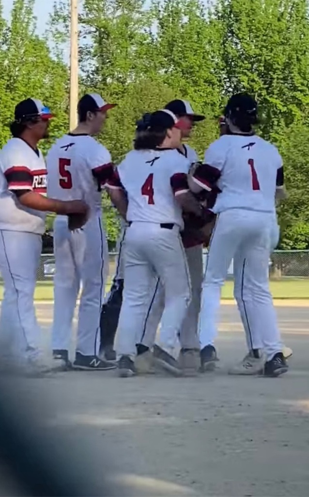 RedskinsAD's tweet photo. The Sullivan Redskins baseball team capped off a 4 and 0 week with an 8-1 win over Tuscola!  #onetribe https://t.co/8xhLyRFEsn