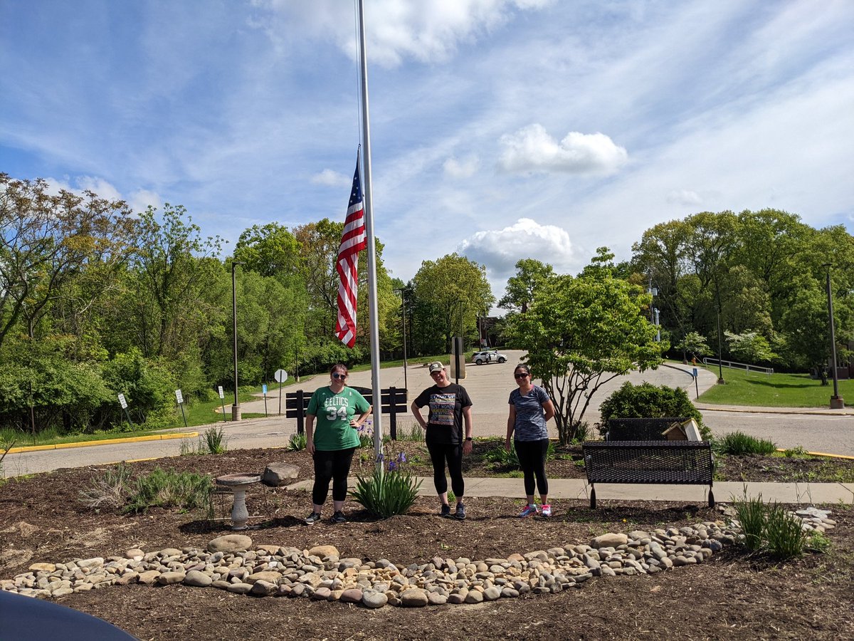 McclellanPta's tweet photo. The Garden Committee headed by Reagan Katz and Jaime Horhut did an amazing job at beautifying our butterfly garden 🦋. The K students will be painting a rock each year for our river and taking it when they move to 3rd grade..a never ending flowing river...@McClellan_WJHSD https://t.co/6xWgzdTQKT