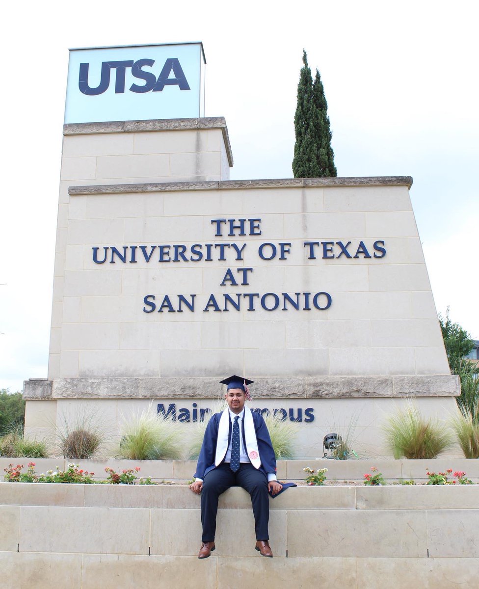 Jason_Ramirez8's tweet photo. Don’t cry because it’s over. Smile because it happened. 👨🏽‍🎓 #UTSAGrad22 https://t.co/jMccdqew1V